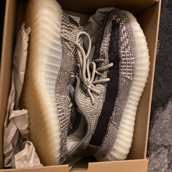 Yeezy Sneakers main image 6